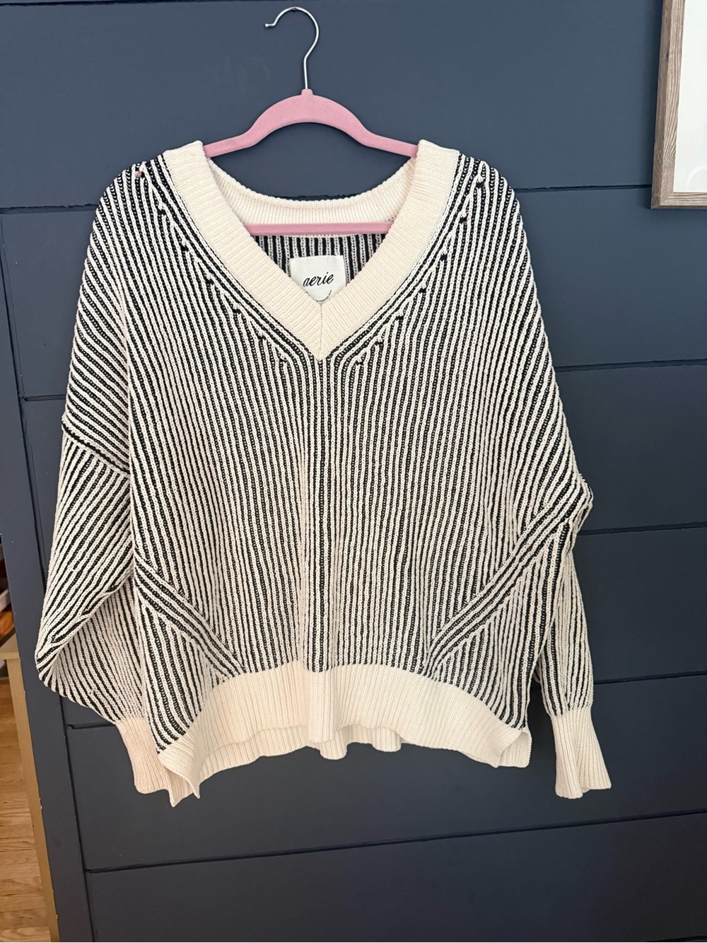 Aerie Wonder Textured oversized black white strip V-Neck Sweatshirt medium